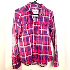 Medium Mossimo pink and blue plaid button up women’s long sleeve​